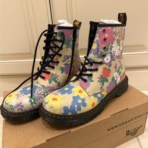 Dr. Martens *never worn* Floral Combat Boots - Yellow and Purple size 5